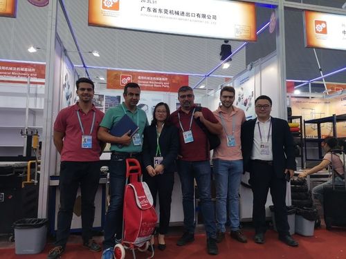 trường hợp công ty mới nhất về Gặp gỡ khách hàng tại triển lãm