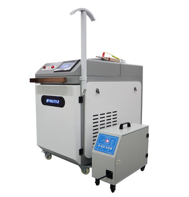 Máy làm sạch laser cầm tay làm mát bằng nước 1064nm M2&lt;1.2 với nguồn điện 220V / 50Hz